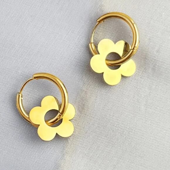 NEW Elegant Gold Clover Flower Huggie Hoop Earrings - Picture 5 of 12